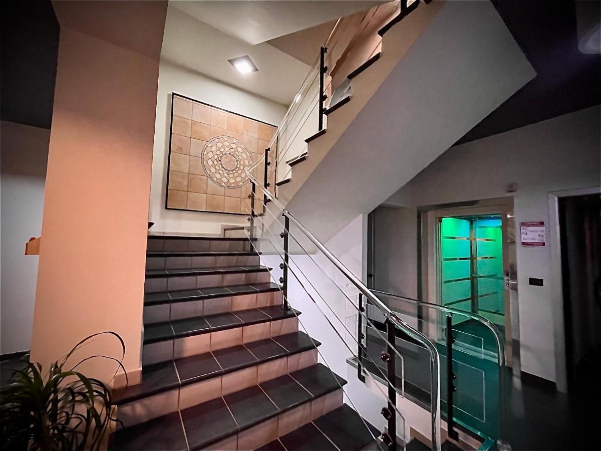 Hotel Le Ceramiche Монтальто-Уффуго Екстер'єр фото