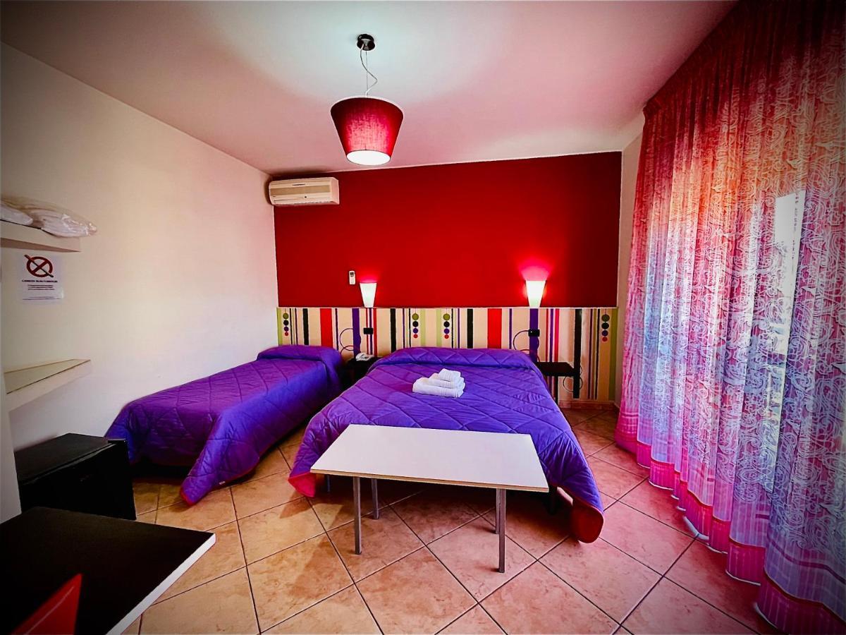 Hotel Le Ceramiche Монтальто-Уффуго Екстер'єр фото