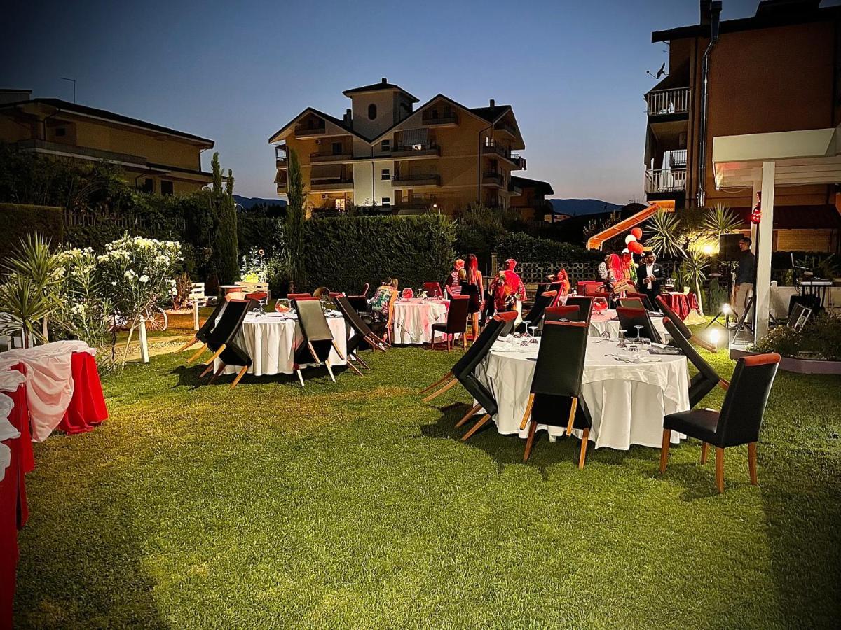 Hotel Le Ceramiche Монтальто-Уффуго Екстер'єр фото