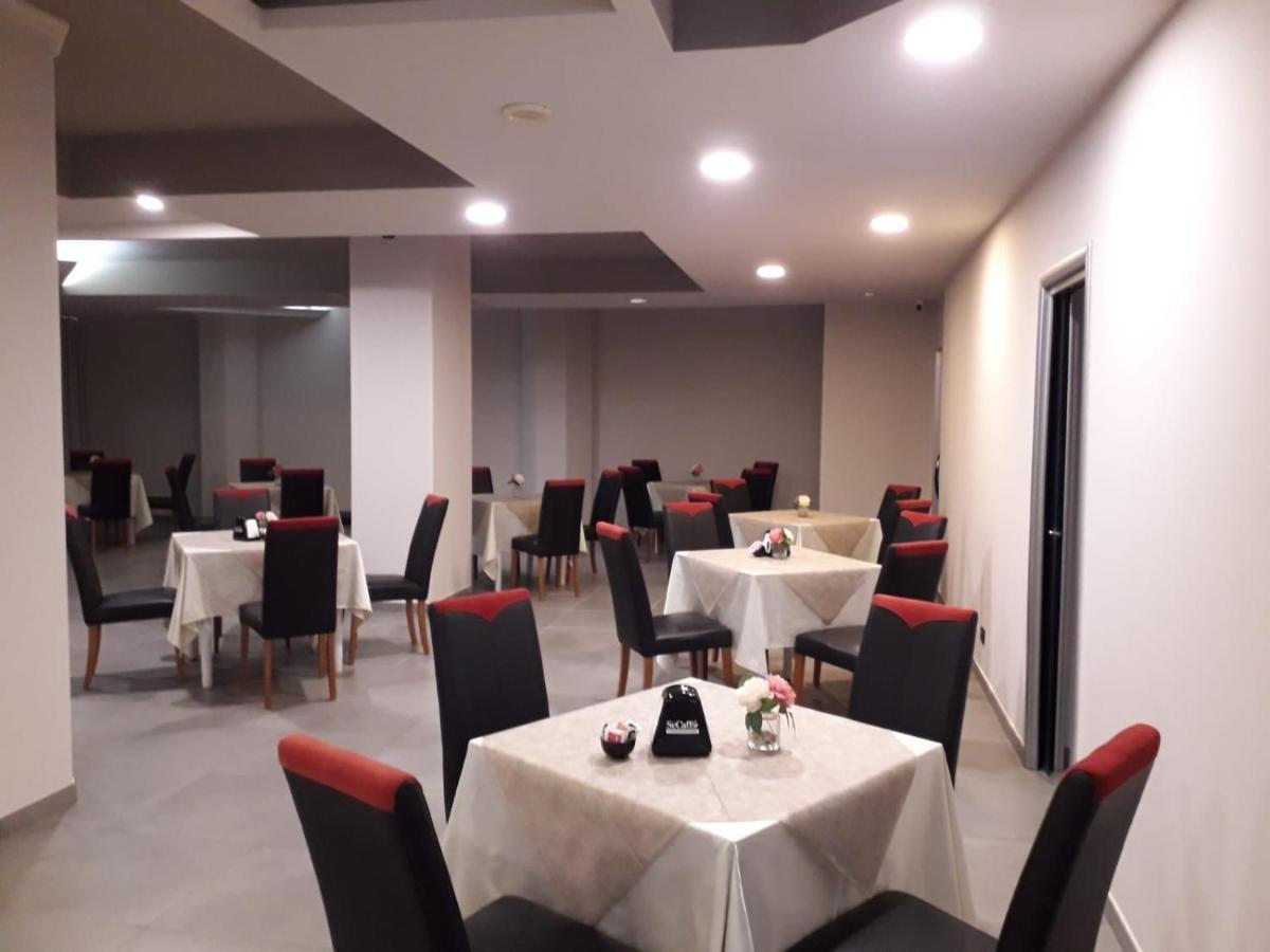 Hotel Le Ceramiche Монтальто-Уффуго Екстер'єр фото