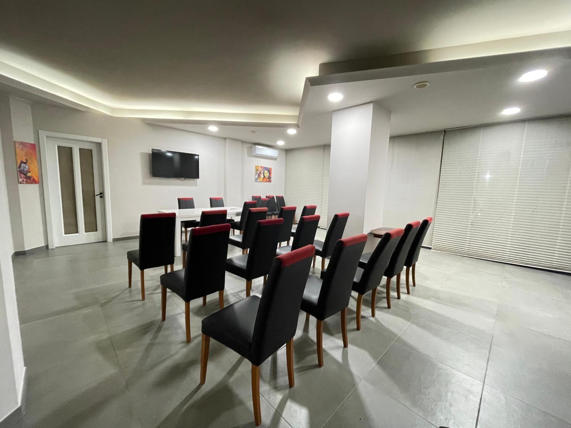 Hotel Le Ceramiche Монтальто-Уффуго Екстер'єр фото