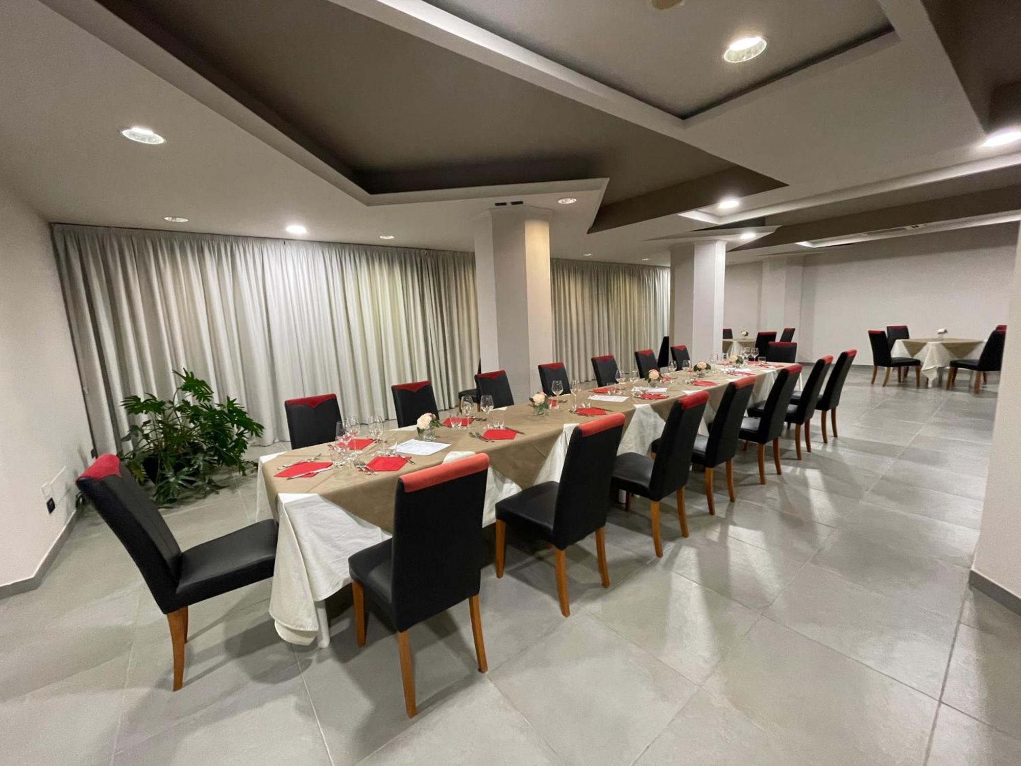 Hotel Le Ceramiche Монтальто-Уффуго Екстер'єр фото