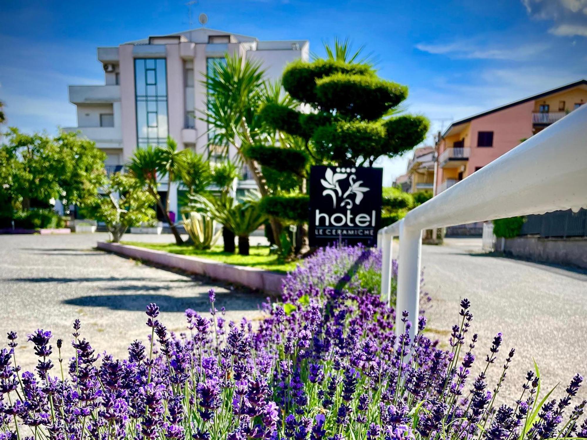 Hotel Le Ceramiche Монтальто-Уффуго Екстер'єр фото
