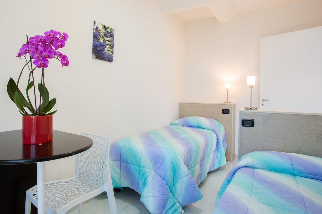 Hotel Le Ceramiche Монтальто-Уффуго Екстер'єр фото