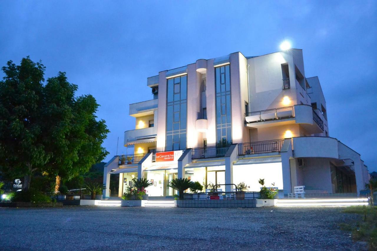 Hotel Le Ceramiche Монтальто-Уффуго Екстер'єр фото